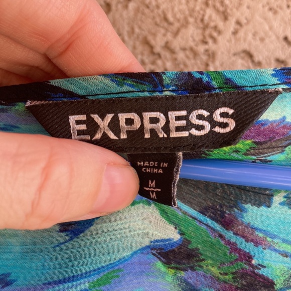 Express women’s medium three-quarter sleeve blouse - Picture 2 of 9